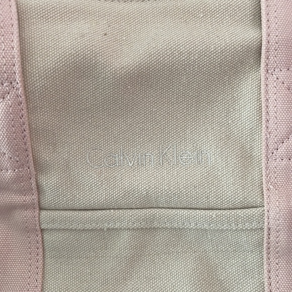 NEW CALVIN KLEIN TOTE BAG - Picture 2 of 5